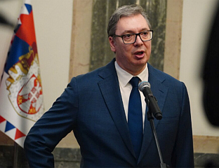 ВУЧИЋ УРУЧУЈЕ ОДЛИКОВАЊА, ЦЕРЕМОНИЈИ ПРИСУСТВУЈЕ И МИНИЋ