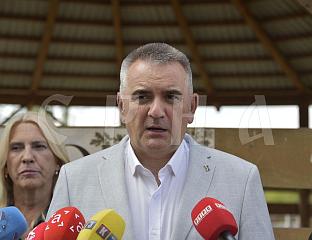 МЛАДИ ЋЕ СЕ ЛАКШЕ ОПРЕДИЈЕЛИТИ ЗА КУПОВИНУ НЕКРЕТНИНЕ И НА БРАК