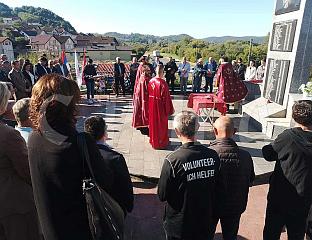 DODIK: WHEN DEFENDING ONE'S OWN HOME, MEMORY OF ANCESTORS AND FUTURE OF DESCENDANTS, A SERB SOLDIER  BECOMES A FORTRESS