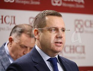 КОВАЧЕВИЋ О БЛАНУШИНОМ ОДБИЈАЊУ ДУЕЛА СА МИНИЋЕМ: МНОГО ПРАЗНИХ РИЈЕЧИ ДА БИ ПРИКРИО ЈЕДНОСТАВНО "НЕ СМИЈЕ"