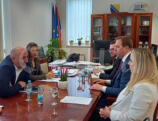 СЕЛАК: ДОКУМЕНТА ЗА ПРИВРЕДУ И ГРАЂАНЕ У РОКУ ОД 24 ЧАСА