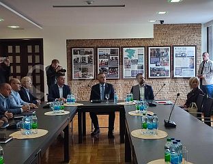 ЗА РЕКОНСТРУКЦИЈУ 1.700 КИЛОМЕТАРА МРЕЖЕ 30 МИЛИОНА ЕВРА