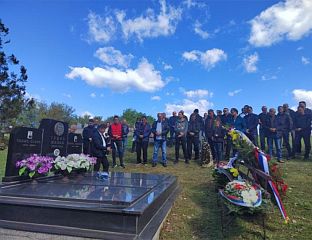 ОБИЉЕЖАВАЊЕ ДАНА СЈЕЋАЊА НА МАЈОРА МИЛАНА TЕПИЋА