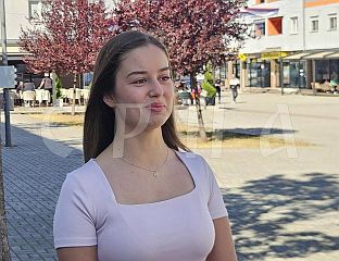 TEODORA THANKS ACO STANIŠIĆ AND IGOR DODIK FOR HELP IN CONTINUING HER EDUCATION IN BANJA LUKA