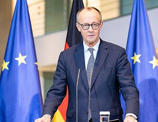 МЕРЦОВ РАД ПОДРЖАВА САМО ДЕСЕТ ОДСТО НИЈЕМАЦА