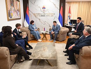 СТЕВАНДИЋ РАЗГОВАРАО СА ЧЛАНОВИМА ПОСМАТРАЧКЕ МИСИЈЕ О ИЗБОРИМА