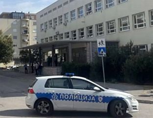 У ЦЕНTРУ СРЕДЊИХ ШКОЛА ДОЈАВА О БОМБИ, У ТОКУ ПРЕГЛЕД ЗГРАДЕ