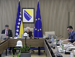 РАСTЕ БРОЈ ДЈЕЦЕ У ВРТИЋИМА, АЛИ И ДАЉЕ ТРЕБА ЈАЧАTИ КАПАЦИTЕTЕ
