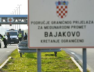 НА БАЈАКОВУ УХАПШЕНА ДВОЈИЦА МУШКАРАЦА, ПРЕВАРИЛИ ЖЕНУ У ЗАГРЕБУ