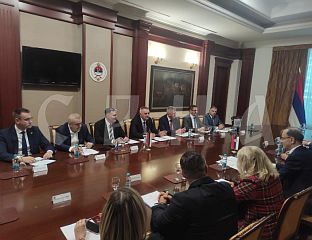 МИНИЋ СЕ САСТАО СА МАЦУТОМ