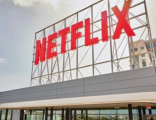 "НЕТФЛИКС" ПЛАНИРА ОТПУШТАЊЕ ПЕТ ОДСТО ЗАПОСЛЕНИХ