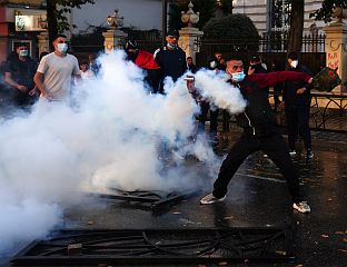 SEVERAL INJURED AND DETAINED AFTER STUDENT PROTEST TURNS VIOLENT