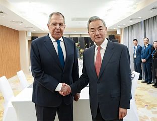ЛАВРОВ И ВАНГ РАЗГОВАРАЛИ О МЕЂУНАРОДНИМ ПИТАЊИМА