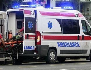 ПЕТ ОСОБА ПОВРИЈЕЂЕНО У СУДАРУ НА КАРАБУРМИ