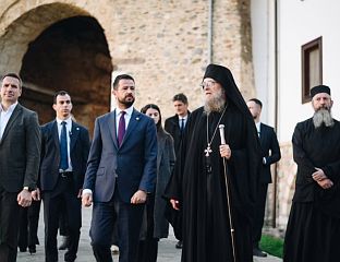 МИЛАТОВИЋ У ВИСОКИМ ДЕЧАНИМА, СВЕТИЊА КОЈА СЕДАМ ВИЈЕКОВА СВЈЕДОЧИ О ВЈЕРИ И ИСТОРИЈСКОМ НАСЉЕЂУ
