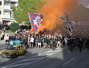 ТРАГА СЕ ЗА ЈОШ 15 ОСУМЊИЧЕНИХ ЗБОГ СКАНДИРАЊА АНТИСЕМИТСКИХ ПАРОЛА У СПЛИТУ