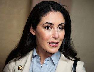 ЛУНА ОПТУЖИЛА КОЛЕГЕ ДА ПОКУШАВАЈУ ДА ОСУЈЕТЕ ТРАМПОВЕ МИРОВНЕ ИНИЦИЈАТИВЕ
