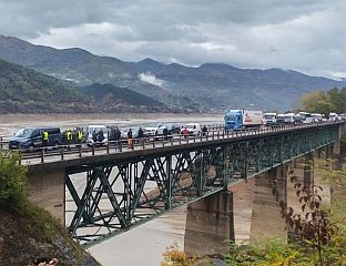 ОБУСТАВЉЕН САОБРАЋАЈ ЗБОГ ЛАНЧАНОГ СУДАРА