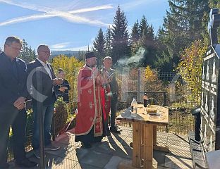 У СТРОЈИЦАМА ОСВЕШТАНО СПОМЕН-ОБИЉЕЖЈЕ ПОГИНУЛИМ СРПСКИМ БОРЦИМА