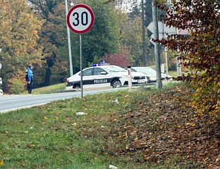 У СЛИЈЕТАЊУ АУТОБУСА С ПУТА ПОВРИЈЕЂЕНО 11 ЛИЦА