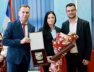 НАЈВИШЕ ОПШТИНСКО ПРИЗНАЊЕ ЈЕЛЕНИ ПАЈИЋ БАШТИНАЦ
