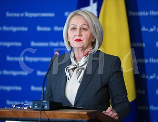 КРИШТО: ДОМЕСТИЦ ИНСТИТУТИОНС АНД АЛЛ ТХРЕЕ ПЕОПЛЕС СХОУЛД ДЕЦИДЕ ИН БиХ