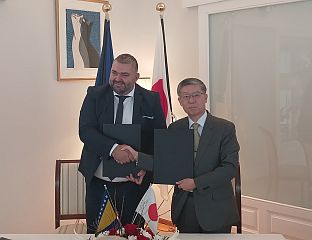 ЗА ПОДРШКУ ЗДРАВСТВЕНИМ УСТАНОВАМА У РУДОМ И САРАЈЕВУ ОКО 339.600 КМ