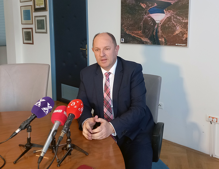 TREBINJE, JULY 3 /SRNA/ - SNSD vice-president Luka Petrović emphasized that Nebojša Vukanović is a true Serbian divider, which he has confirmed countless times in his miserable political career, and as such, he will remain marked and remembered as an eternal disgrace for Herzegovina and the brave people of Herzegovina.