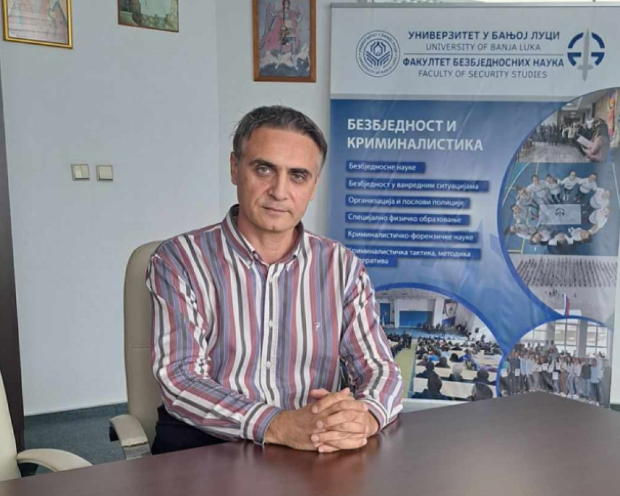BANJA LUKA, AUGUST 20 /SRNA/ - Professor Velibor Lalić from the Faculty of Security Sciences in Banja Luka told SRNA that the incident in Nevesinje demonstrates that the uncontrolled movement of migrants represents a security threat and that it is necessary to reassess migration policies, specifically to address uncontrolled migration.