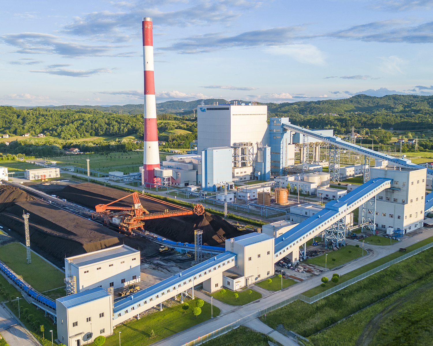 ДОБОЈ, 21. АВГУСТА /СРНА/ - Компанија "Електране Станари" планира да за 2024. годину произведе 1.907 гигават-часова електричне енергије, а до сада је у овој години у електроенергетску преносну мрежу предала 1.108 гигават-часова, речено је Срни у овом предузећу.