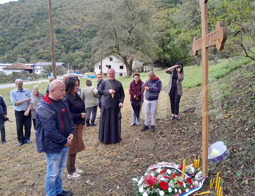 JAJCE, SEPTEMBER 13 /SRNA/ - A memorial service was held today in the village of Bravnice near Jajce for the 81 Serbian civilians from Donji Vakuf who were killed in a refugee convoy by members of the Croatian Army, the HVO, and the so-called Army of BiH.