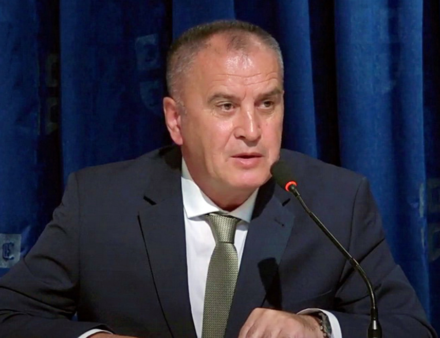 BELGRADE, OCTOBER 2 /SRNA/ - Director of the Eurasian Security Forum, retired Major General Mitar Kovač, told SRNA that the behavior of the Bosniak cadet who refused to shake hands with Austrian Defense Minister Klaudia Tanner for religious reasons is a scandal and a big slap in the face for Bosniak political Sarajevo.