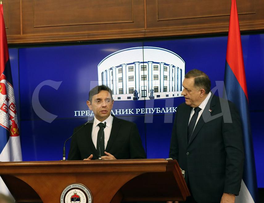 BANJA LUKA, NOVEMBER 21 /SRNA/ - Deputy Prime Minister of Serbia Aleksandar Vulin stated in Banja Luka that Republika Srpska is Serbia's most important foreign policy priority and that the Srpska Government can always count on the full support of the Government of Serbia.