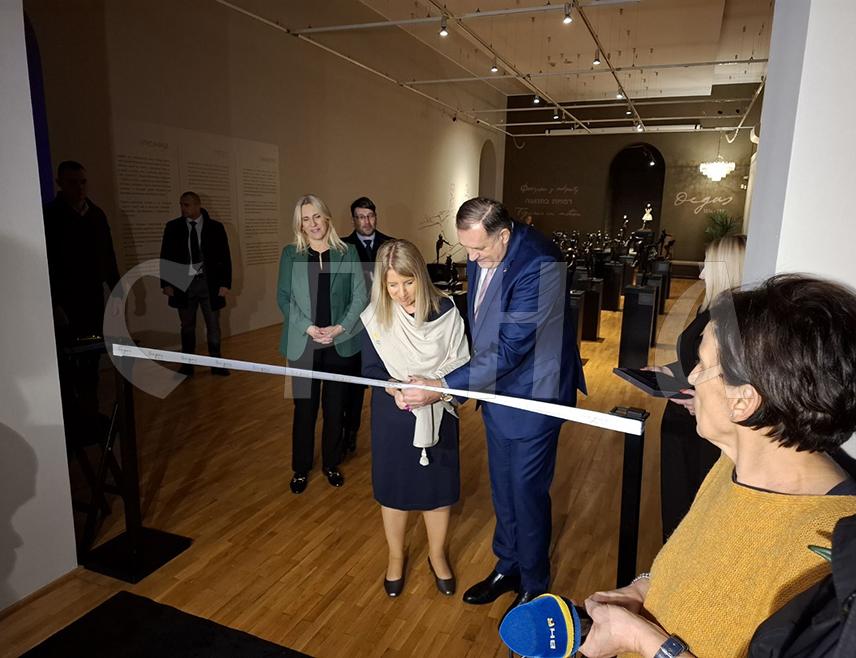 BANJA LUKA, DECEMBER 5 /SRNA/ - At the Museum of Contemporary Art of Republika Srpska in Banja Luka, Republika Srpska President Milorad Dodik and the non-resident Ambassador of Israel to BiH, Peleg Galit, officially opened on Thursday evening the sculpture exhibition "Figures in Motion," created by the famous French artist Edgar Degas.