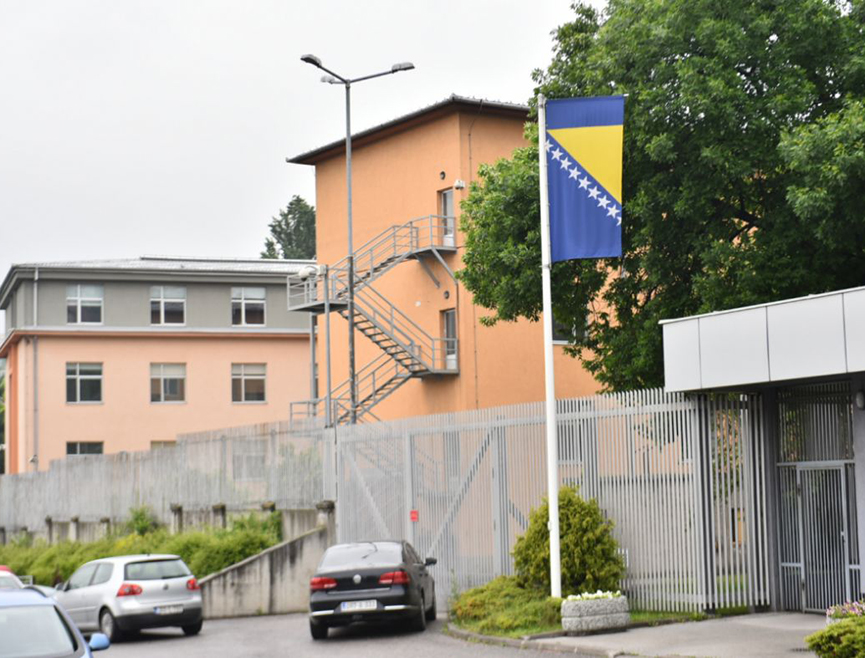 САРАЈЕВО, 26. ДЕЦЕМБРА /СРНА/ - Суд БиХ потврдио је оптужницу против Амела Исића за злочине почињене над Србима у фочанском селу Јошаница и околним засеоцима крајем 1992. године.