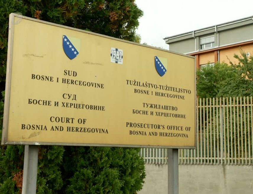САРАЈЕВО, 24. ЈАНУАРА /СРНА/ - Суд БиХ је првостепеном пресудом осудио некадашњег припадника такозване Армије БиХ Мустафу Стоврага на три године затвора због ратног злочина над заробљеним припадницима Војске Републике Српске у Горажду 1993. године.