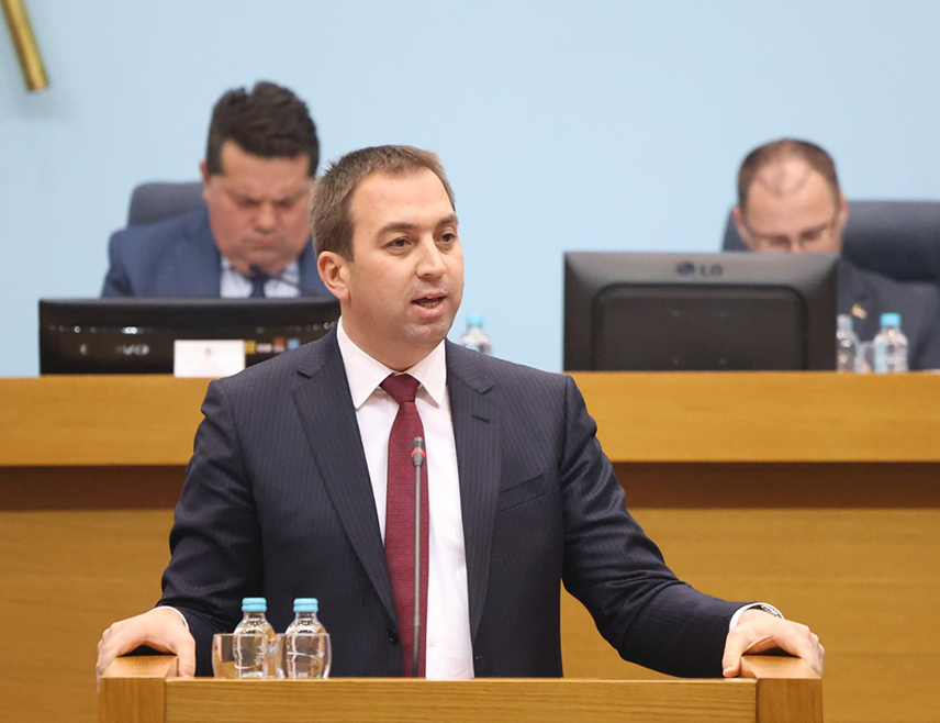 BANJA LUKA, FEBRUARY 26 /SRNA/ - The president of the Socialist Party of Srpska /SPS/, Goran Selak, told SRNA that the party would consistently respect and protect the institutions of Republika Srpska, especially the President of the Republic and that the fight for the rule of law will continue.