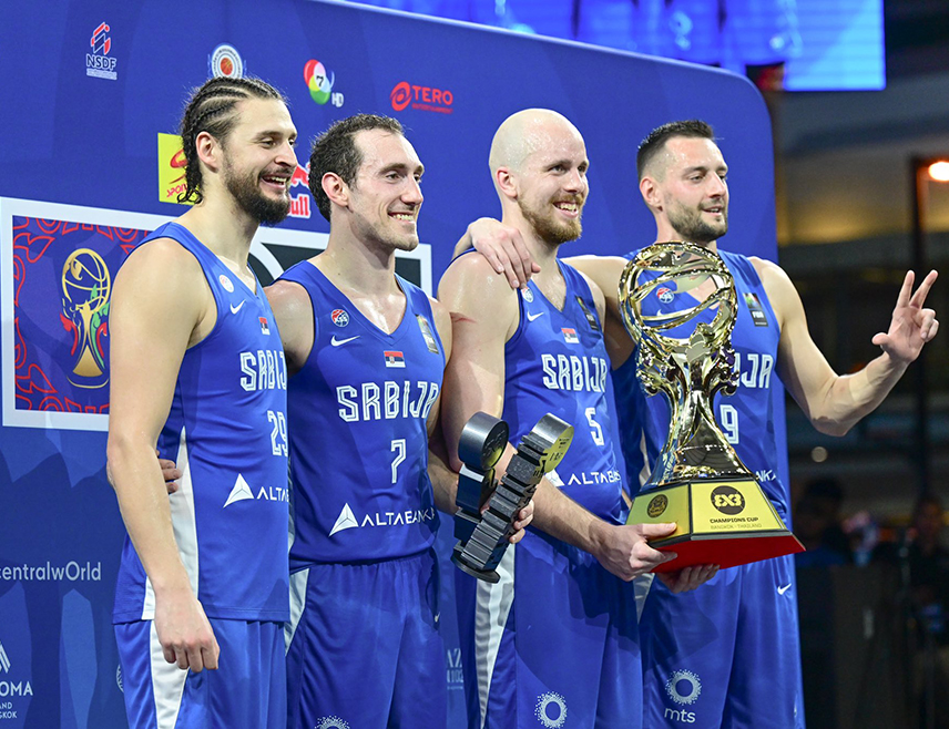 БАНГКОК, 16. МАРТА /СРНА/ -  Мушка баскет три на три репрезентација Србије освојила је први ФИБА Куп шампиона, пошто је данас у финалу у Бангкоку савладала селекцију Холандије резултатом 17:16.