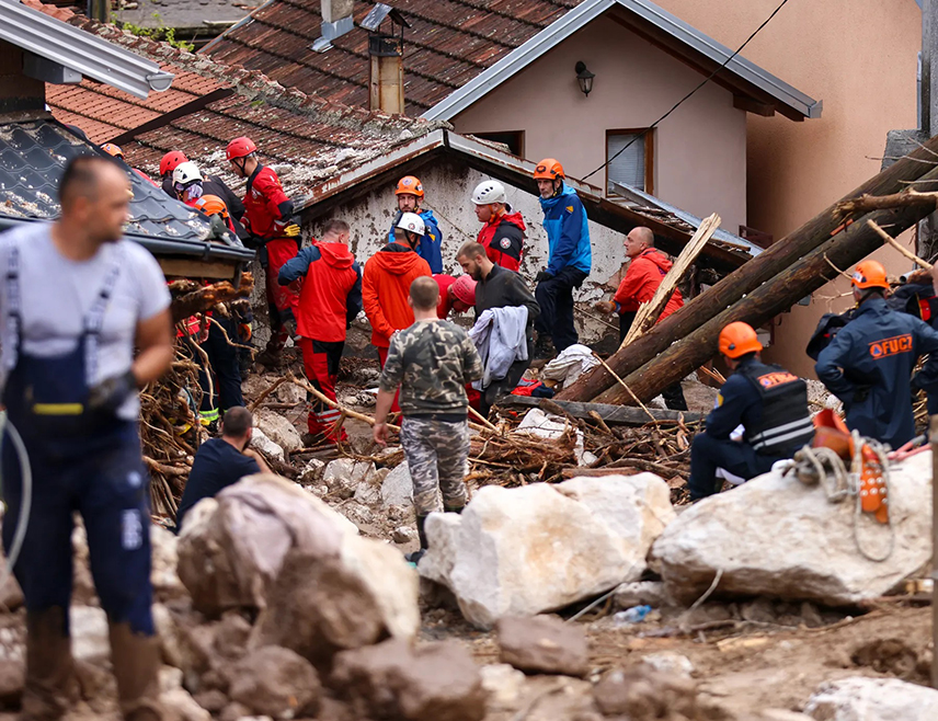 JABLANICA, APRIL 4 /SRNA/ - Today marks half a year since the tragedy in Donja Jablanica, when 19 people lost their lives in a landslide caused by a storm, and the Herzegovina-Neretva Canton /HNC/ Prosecutor's Office has not yet commented on this case, while the authorities and the public in the Federation of BiH /FBiH/ remain silent.