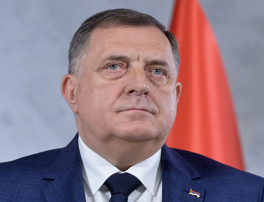 БАЊАЛУКА, 14. АПРИЛА /СРНА/ - Предсједник Републике Српске Милорад Додик истакао је данас да притвор не смије постати средство кажњавања прије пресуде, те нагласио да задржавање у притвору бившег министра безбједности у Савјету министара Ненада Нешића траје недопустиво дуго.