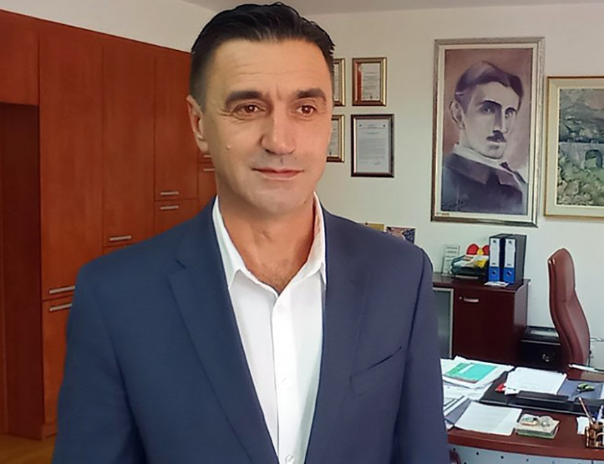 TРЕБИЊЕ, 14. АПРИЛА /СРНА/ - Ниво воде у Билећком језеру порастао је за око 20 метара након недавних падавина тако да су "Хидроелектране на Tребишњици" /ХЕТ/ спремне да дају допринос стабилности рада електроеленергетског система и извозу струје, изјавио је данас Срни директор ХЕТ-а Гордан Мишељић.