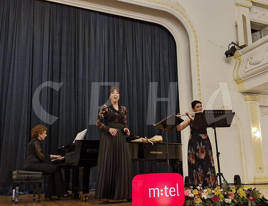 БАЊАЛУКА, 15. АПРИЛА /СРНА/ - У оквиру манифестације "Дани Владе С. Милошевића", бањалучкој публици представио се камерни ансамбл "Анима" из Ниша који већ 20 година својим умјетничким радом његује традицију стварања квалитетне музике.