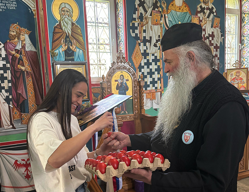 BELGRADE, APRIL 20 /SRNA/ - Serbian boxing champion Sara Ćirković congratulated Easter and pointed out that from the first day in the profession she chose, her faith guided her through every step in boxing.