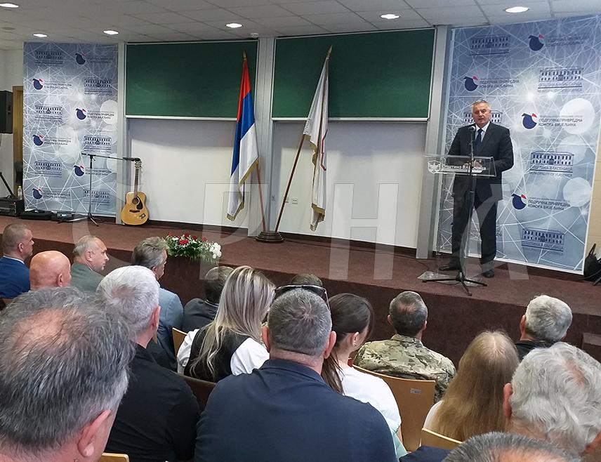 VLASENICA, APRIL 21 /SRNA/ - The Prime Minister of Republika Srpska Radovan Višković has said today that togetherness and unity are salvation for the Serbian people and that everything must be done to preserve peace and Republika Srpska.