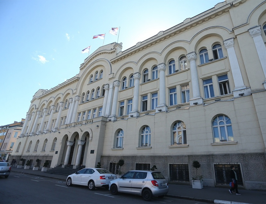 БАЊАЛУКА, 22. АПРИЛА /СРНА/ - Потпредсједник Градског одбора СНСД-а Бањалука Горан Маричић поручио је да су пробијени сви законски рокови за доношење градског буџета, који треба да буде развојни и у интересу грађана са прихватљивим расходима за плате и текуће трошкове.