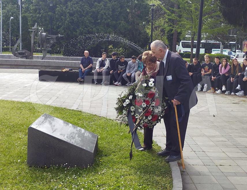 БАЊАЛУКА, 23. АПРИЛА /СРНА/ - Свакодневно треба подсјећати на убијене у усташком логору Јасеновац и на њихове муке којима су били изложени прије смрти да се такво зло више никада не понови, истакнуто је на комеморативном скупу у Бањалуци поводом 80 година од пробоја јасеновачких логораша.