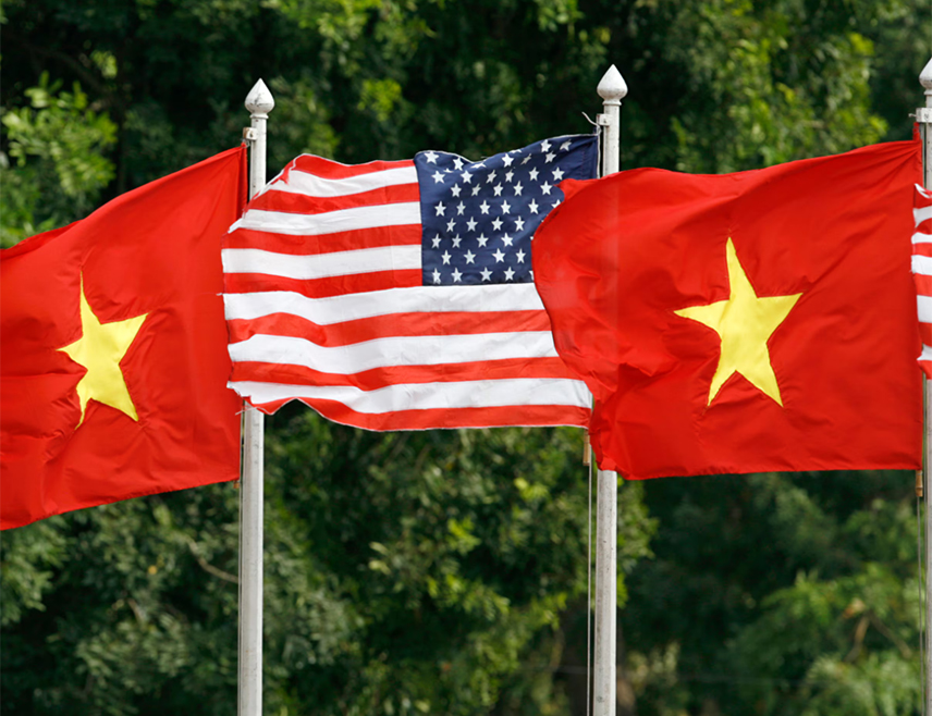 ВАШИНГТОН, 23. АПРИЛА /СРНА/ - Администрација предсједника САД Доналда Трампа наредила је америчким дипломатама у Вијетнаму да избјегавају присуствовање догађајима поводом обиљежавања годишњице завршетка Вијетнамског рата, пише "Њујорк тајмс", позивајући се на неименоване америчке званичнике.