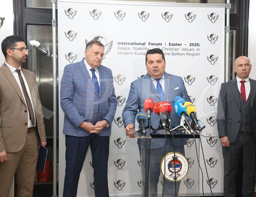 BANJA LUKA, APRIL 26 /SRNA/ - Speaker of the Republika Srpska National Assembly Nenad Stevandić emphasized that the conclusions of the SDA demanding that "Brčko District should belong to the FBiH" are non-implementable and stressed that Republika Srpska is open to negotiations, but the hysteria in the FBiH has gone too far.