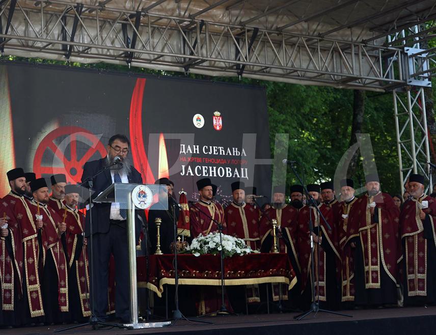 KOZARSKA DUBICA, APRIL 27 /SRNA/ - The President of the Association of Roma of Serbia, Dragoljub Acković, said that more than 40,000 Roma were killed at the Donja Gradina site during the time of the Independent State of Croatia /NDH/, and that exactly 16,173 names have been recorded at the cemetery in Uštica.