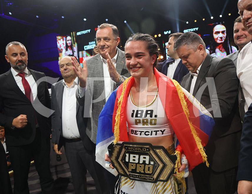 BANJA LUKA, APRIL 27 /SRNA/ - The current senior and youth champion of Europe in boxing Sara Ćirković, who won the world professional title tonight, said that the match in Banja Luka against the Frenchwoman Roman Moulai was uncertain until the end and thanked the numerous audience for the huge support.